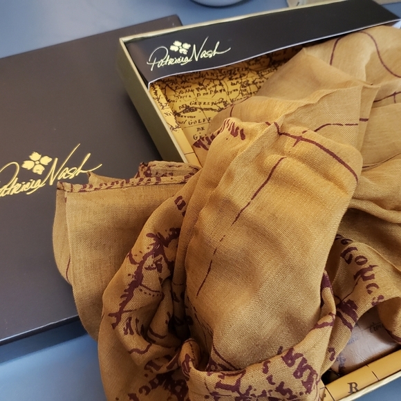 Patricia nash Duo wristlet/wallet and Scarf sets w box - Picture 6 of 16